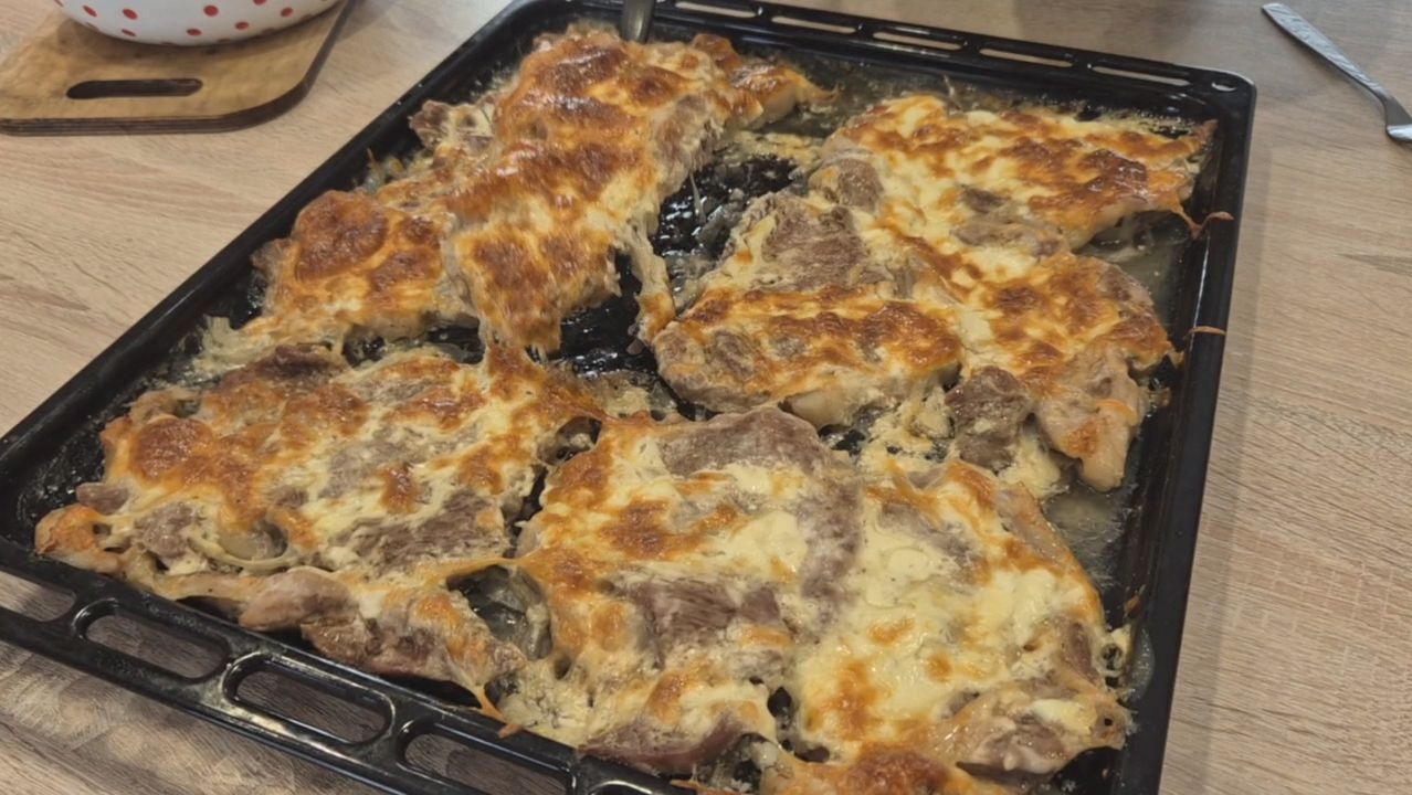 Любимое мясо по французски. Вкусный и быстрый рецепт смотреть онлайн