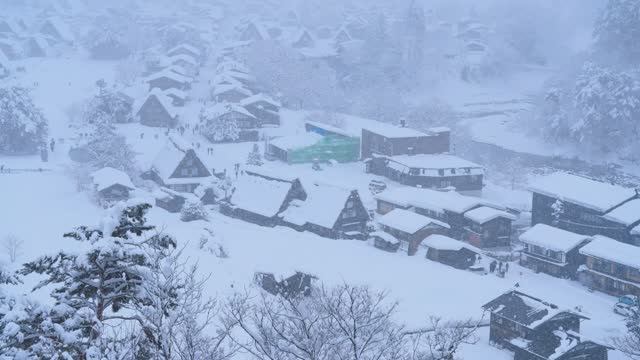 Путешествие по Японии 2026.Прогулка в снежную бурю в Сиракава-го.Сказочная снежная деревня в Японии. смотреть онлайн
