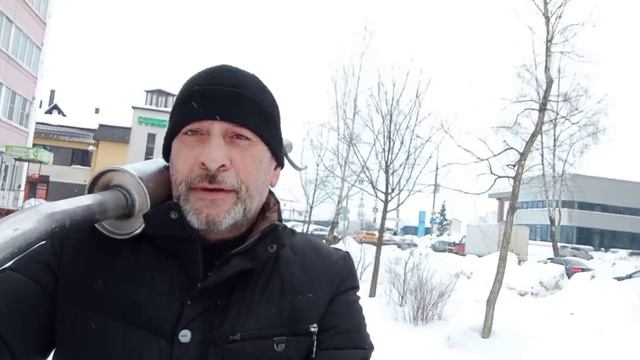 Иду из автомагазина. Мне на встречу идут люди и смотрят на меня, и у всех глаза такие добрые-добрые. Иду из автомагазина. Мне на встречу идут люди и смотрят на меня, и у всех глаза такие добрые-добрые.