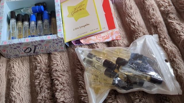 ПЕРЕБИРАЕМ ПРОБНИКИ. ВЫБИРАЕМ НА ЗАТЕСТ АРОМАТЫ. смотреть онлайн