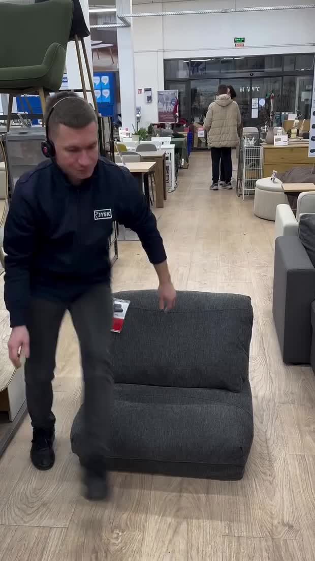 Практичный пуфик для небольших квартир