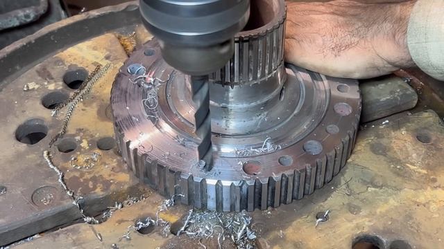 Токарь - виртуоз из Пакистана восстанавливает сломанную деталь смотреть онлайн