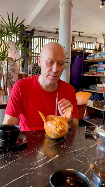 Королевские кокосы на Шри Ланка shorts