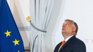 Орбан заявил, что не верит в надежность гарантий Запада для Украины