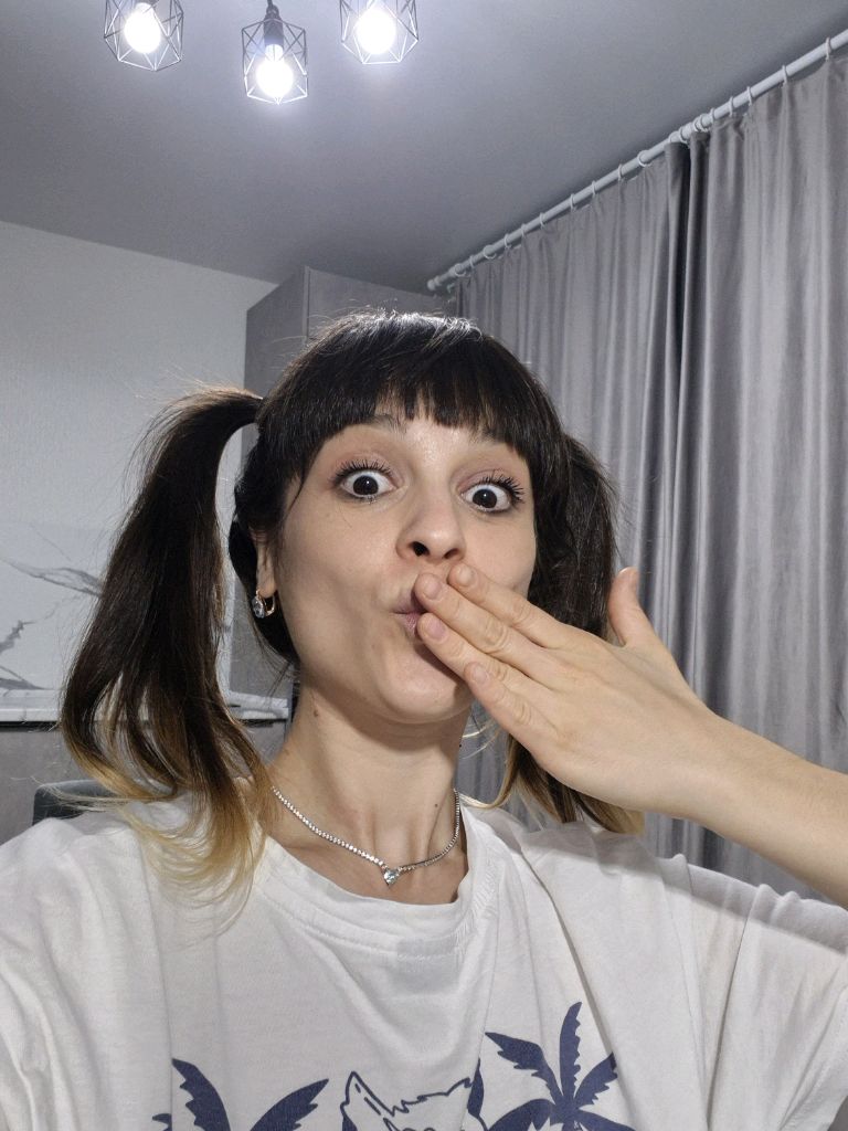 он аборзел
поддержите меня🙄❤️