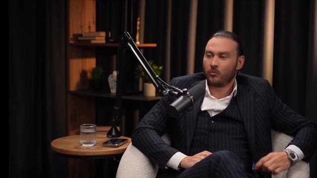 Почему женщины сами себе устраивают несчастную жизнь в браке.🤔