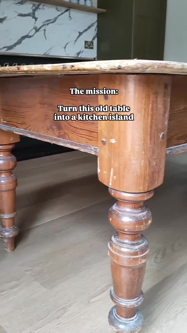 Хотите выбросить старый стол? Не спешите. Он может стать центром кухни, сэкономив вам круглую сум…