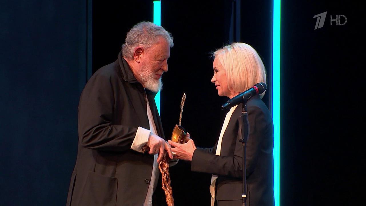 В Театре на Малой Бронной прошла церемония вручения литературной премии "Слово". смотреть онлайн