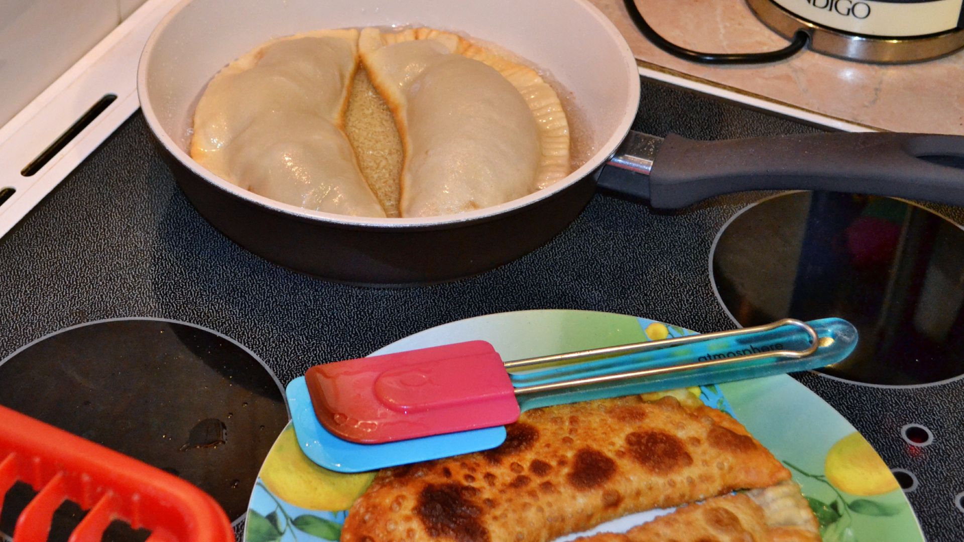 Самый простой рецепт домашних чебуреков