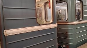 приветливый машинист!!! электропоезд 81-717 Номерной на станции Чкаловская