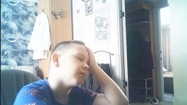 Прохожу все уровни моего друга в геометри даш!