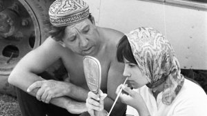 КАК ДРАЛИ МОЛОДУЮ ВАРЛЕЙ