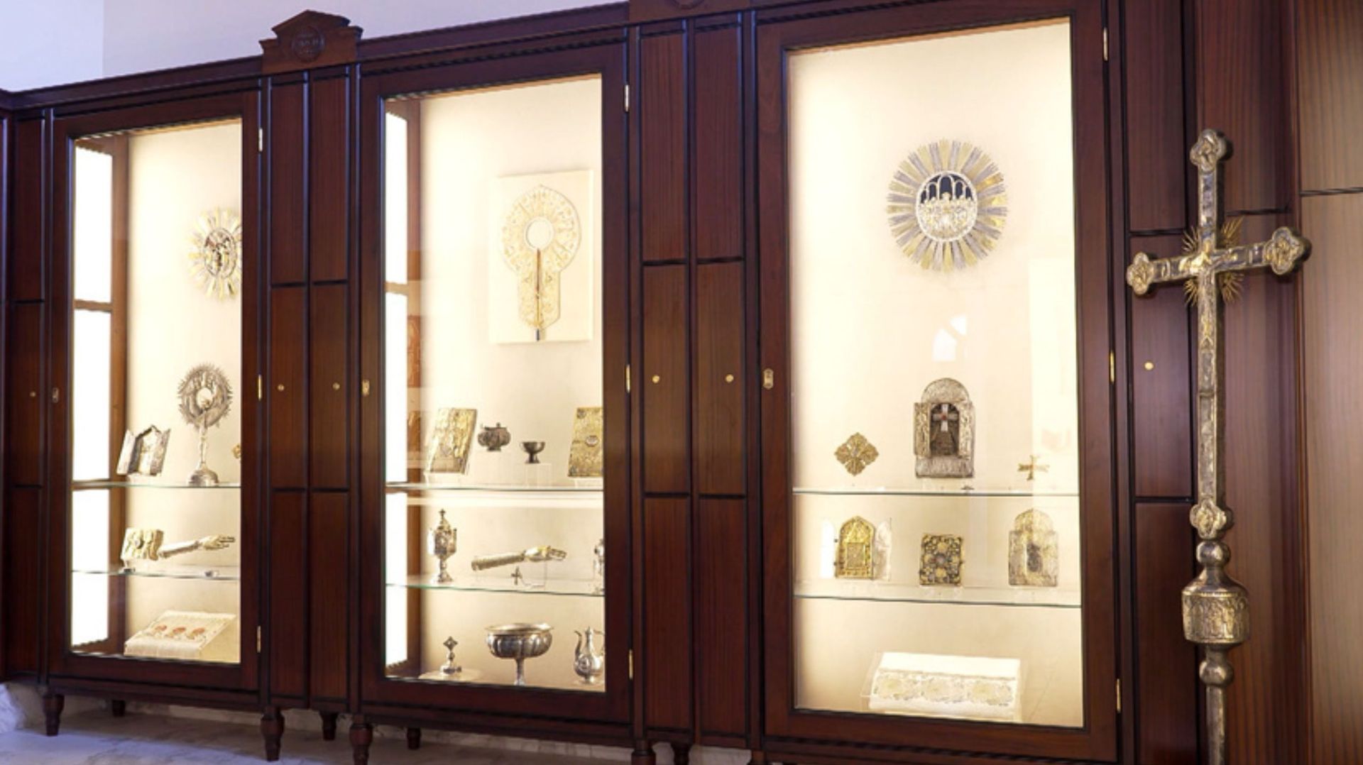 Сотрудники МТРК «Мир» первыми оценили новый проект музея Первопрестольного Эчмиадзина в Ереване смотреть онлайн