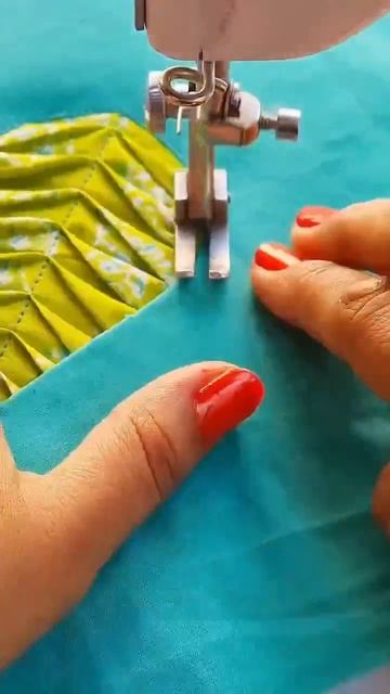 Аппликация в виде листьев. Отличная идея для декора смотреть онлайн