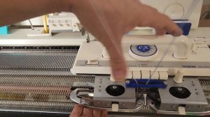 Платинг на однофонтурной вязальной машине Brother с фиксатором нити моей разработки.