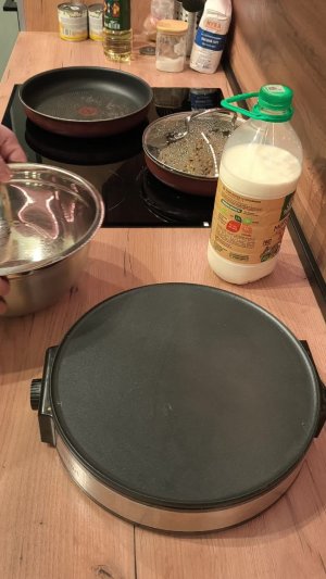 Готовим блины на завтрак😋