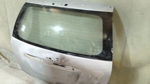 Как снять крышку багажника Toyota Corola Fielder