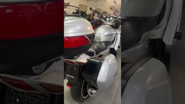 YAMAHA FJR1300 (2003), серебристый смотреть онлайн