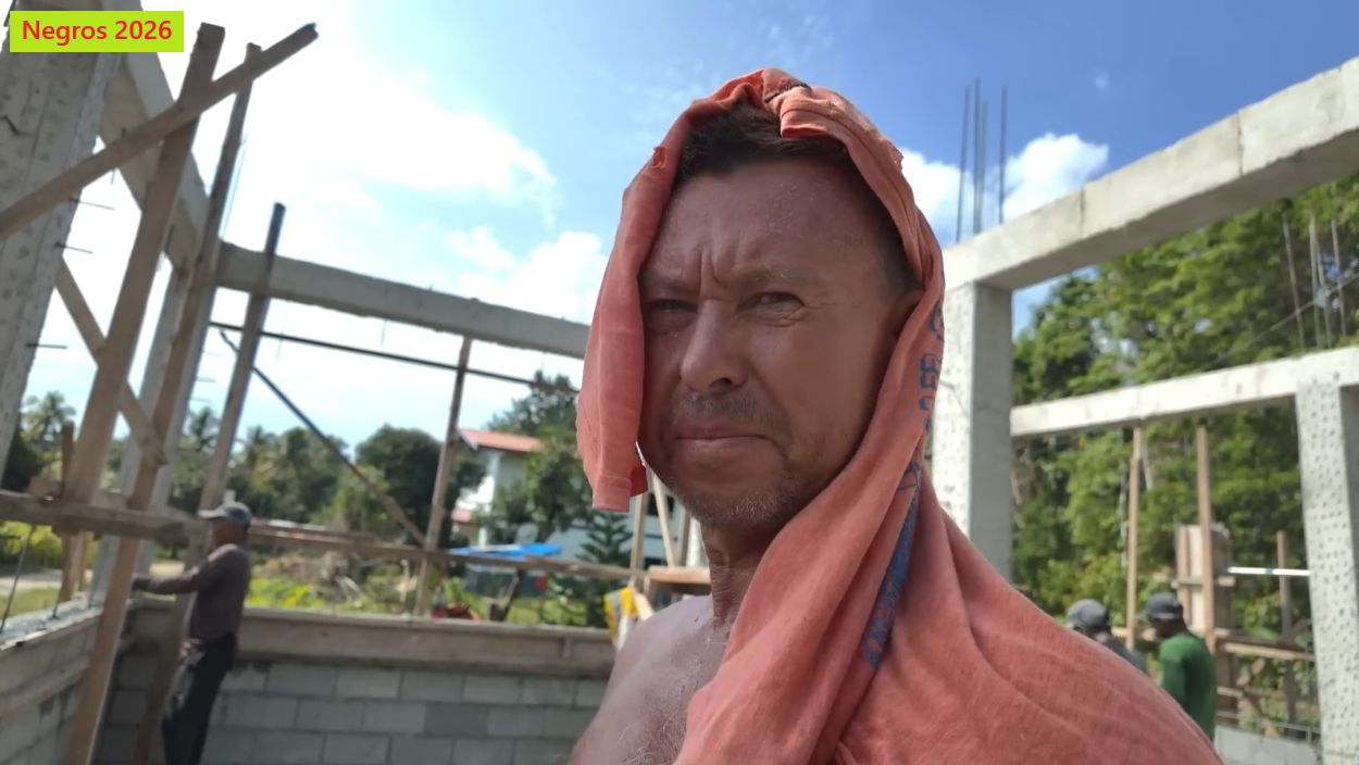 Филиппинка на русском. Стройка. Подымаем стены.