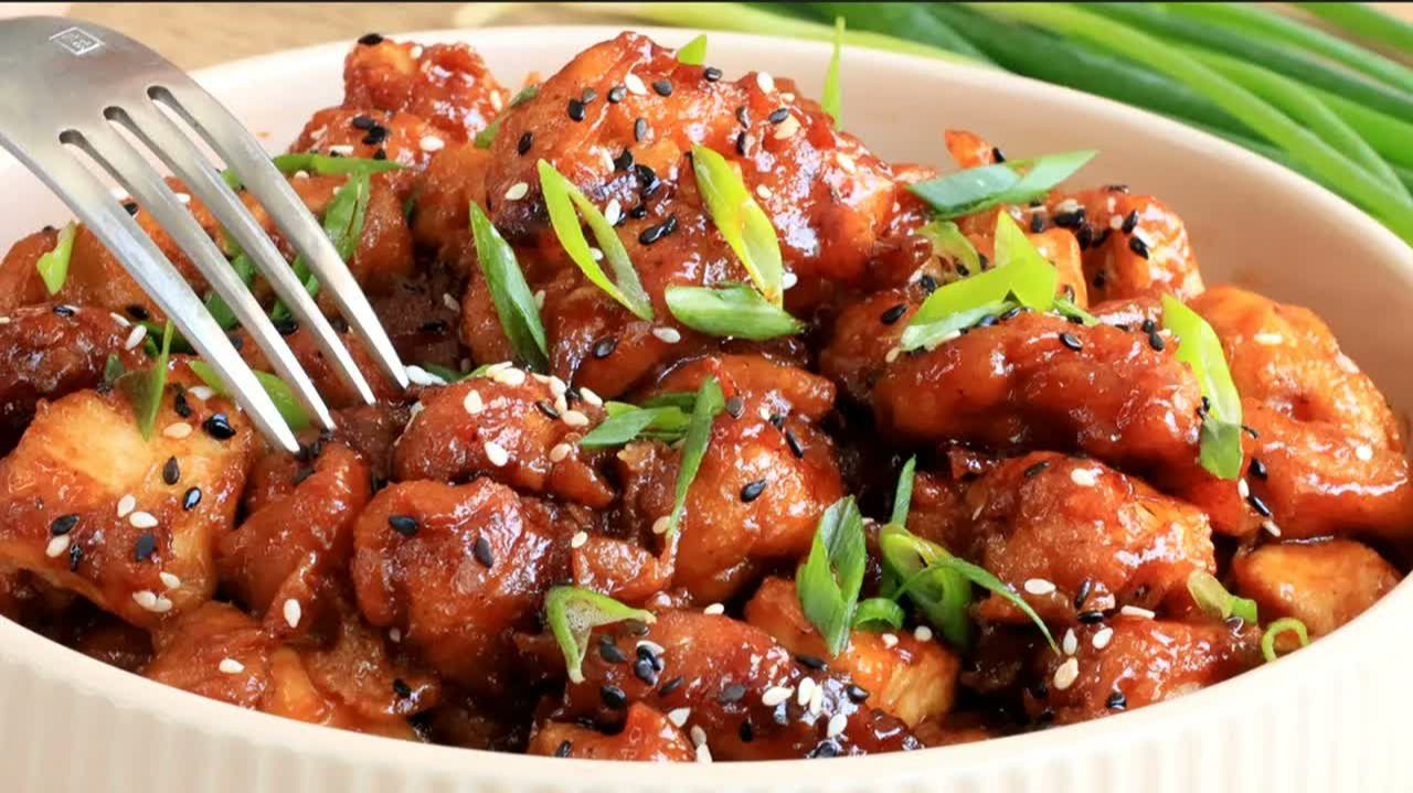 Вот как нужно готовить КУРИЦУ! Бегите все за КУРИЦЕЙ! САМЫЙ ДОСТУПНЫЙ И ВКУСНЫЙ РЕЦЕПТ! смотреть онлайн