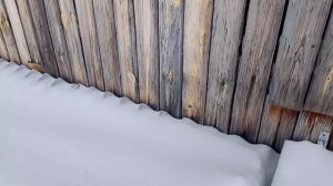 Скидываю снег ❄️ с крыши.