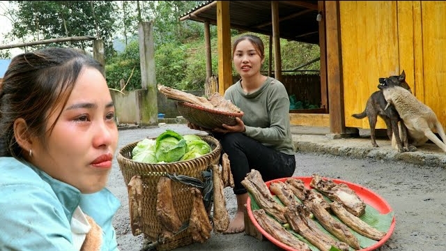 Собираю капусту для продажи и закоптила мясо. Заливаю полы в доме. Жизнь Дуонг смотреть онлайн