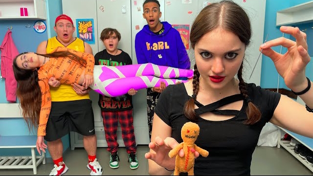 КУКЛА ВУДУ В КАМПУСЕ!!! ПОДРОСТКИ РАЗОЗЛИЛИ ПРЕДСКАЗАТЕЛЬНИЦУ! АМИНА И ЛП В ШОКЕ смотреть онлайн