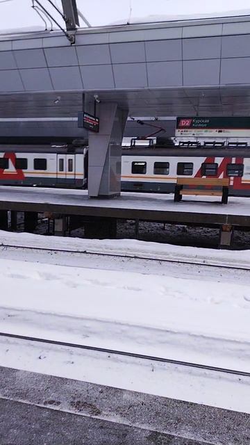 эп2д приезжает на станцию курская D2 смотреть онлайн