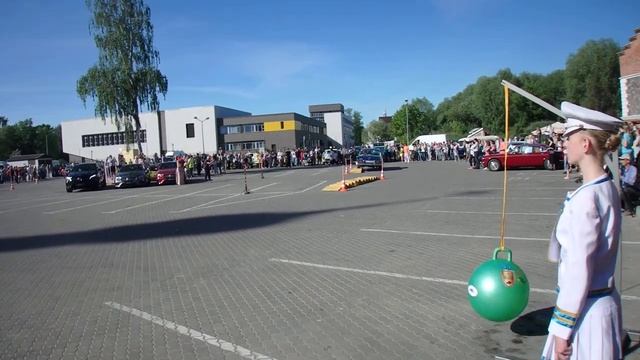 Mercedes-Benz смотреть онлайн