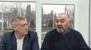 Вы же сами за него проголосовали - 83%, а теперь жалуетесь. Ничего он делать не будет!