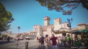 Самые красивые маленькие городки Италии на фоне невероятного голубого озера!