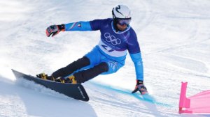 Итальянский сноубордист участвовал в Олимпиаде с российским флагом на шлеме