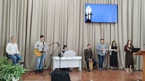 "Преклоняюсь"; "Я знаю Бога Живого!"