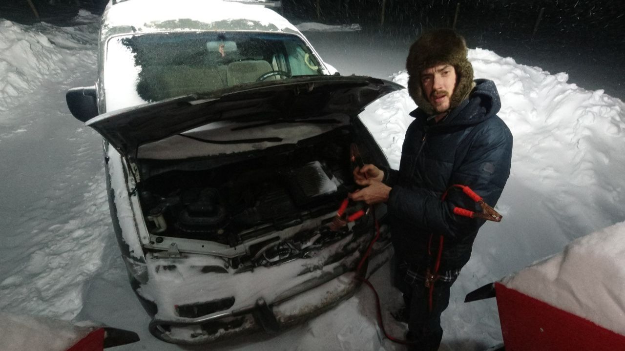 СЛОМАННЫЙ ТРАКТОР, ЗАГЛОХШАЯ МАШИНА, НО ТЕПЛЫЕ МОМЕНТЫ смотреть онлайн