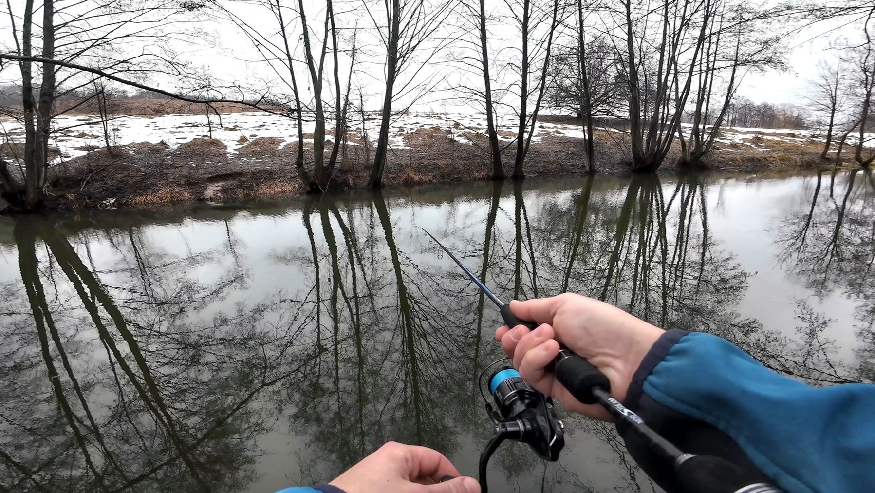 НЕ ЗНАЛ ЧТО ТАКАЯ РЫБА ЖИВЁТ В РУЧЬЕ! Микроджиг с берега. Рыбалка на спиннинг смотреть онлайн
