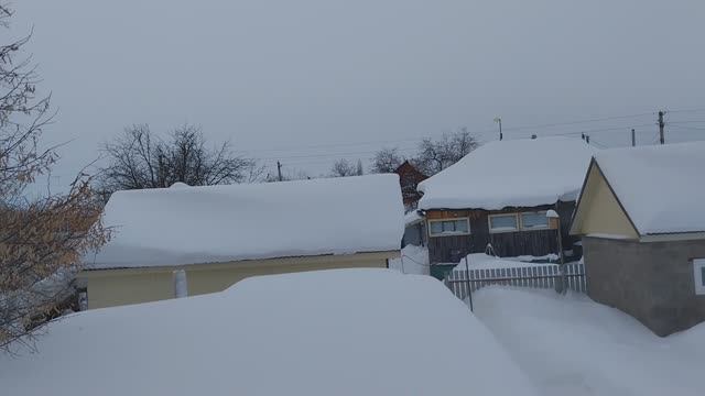 Ура, я опять не одна//Из города в деревню// смотреть онлайн