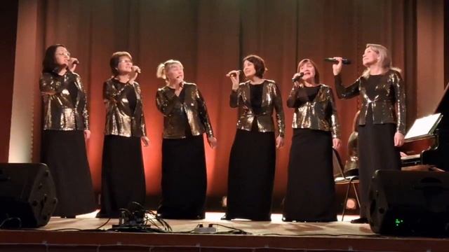 Муз. М. Минкова, сл. Д. Иванова "Старый рояль" из к/ф "Мы из джаза" смотреть онлайн