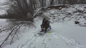Зимняя рыбалка . Январь Хищник не хочет  клевать. Будем ловить плотву.