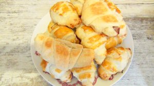 Круассаны из готового слоеного теста с шоколадом -  рецепт