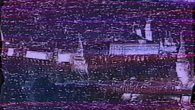 شيء غريب يحدث смотреть онлайн