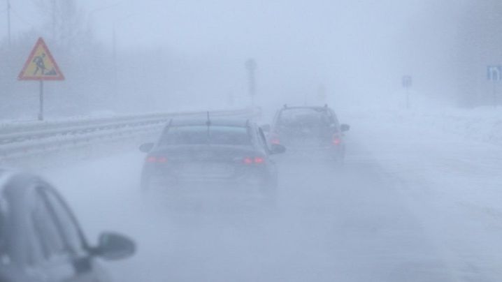 В Волгоградской области из-за непогоды временно ограничено движение смотреть онлайн