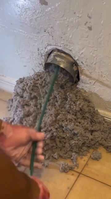 Вот для чего в доме необходима вентиляция. Если её нет, то всё оказывается в твоих легких.