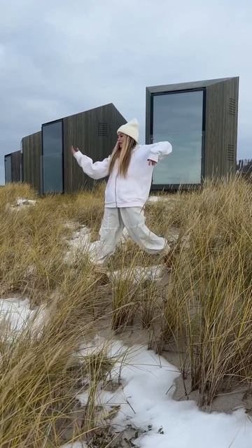 Завораживающая архитектура танца. Повторение линий и характера балтийского пейзажа. a scape.