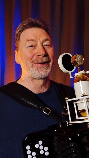 "Прощальная песня" из кинофильма "Обыкновенное чудо" #баянист