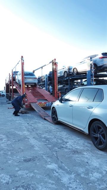 Погрузка автомобилей в Китае