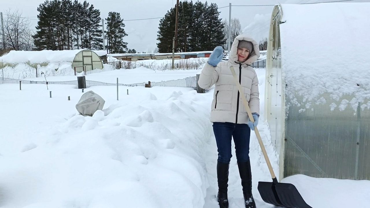 Зимушка - зима. Немного спорта на даче😊❄️ смотреть онлайн