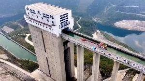 Китай построил гигантский лифт для кораблей.