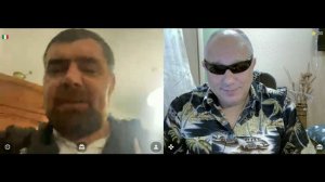 Ролекс и златая цепь на нем.