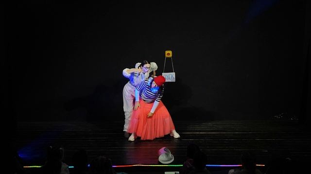 no toques el botón. смотреть онлайн