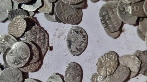 В Москве найден клад из 20 тысяч серебряных монет XVI века.